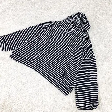 멜로즈 클레어 보더 무늬 후드티 모노톤