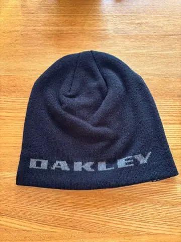 OAKLEY 블랙 니트 모자