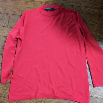 마리나 린디 빨간색 스웨터