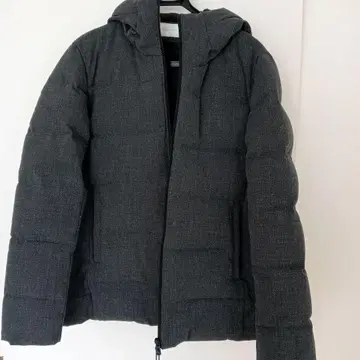 GOSTAR DE FUGA 후드 부착 다운 자켓 다크 그레이