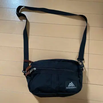 GREGORY 블랙 숄더백