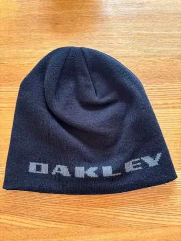 OAKLEY 블랙 니트 모자