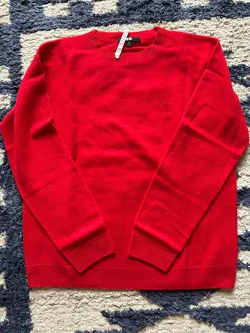 새상품급 클리닝 완료 유니클로 캐시미어 크루넥 XL 레드
