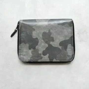 Dakota 블랙 라벨 라운드 지퍼 지갑 카모 패턴 패턴 가죽