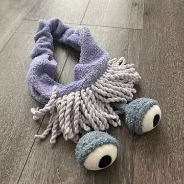 보라색 눈 달린 헤어밴드