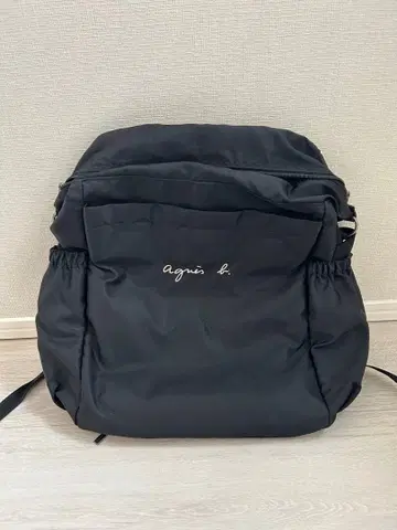 아네스 베. 블랙 럭색