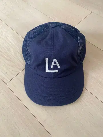 LA 로고 자수 네이비 캡