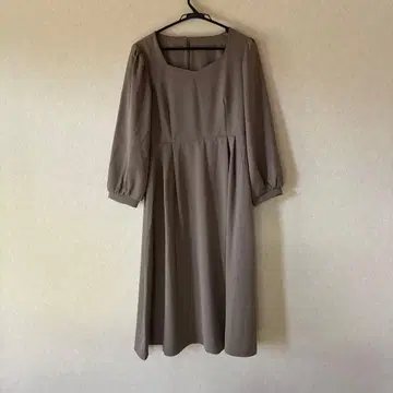 브라운 스퀘어넥 A라인 원피스