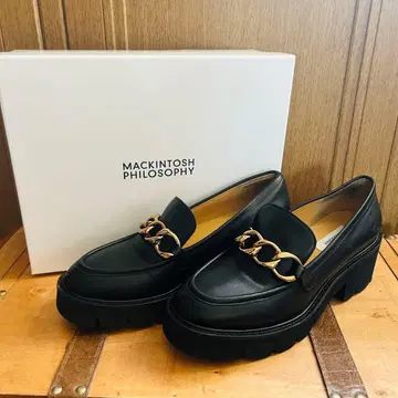 MACKINTOSH PHILOSOPHY 체인 장식 통굽 로퍼 (블랙)