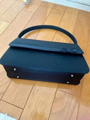 리본 포함 블랙 포멀 백