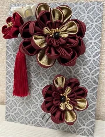 성인식 꽃 장식 세트 빨간색 금색 태슬 포함