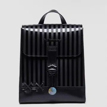 Dr.Martens 웬즈데이 wednesday 콜라보 미니 백팩