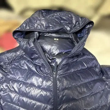 네이비 후드 부착 다운 자켓