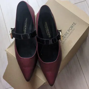 PREMIERE PORTE 버건디 펌프스
