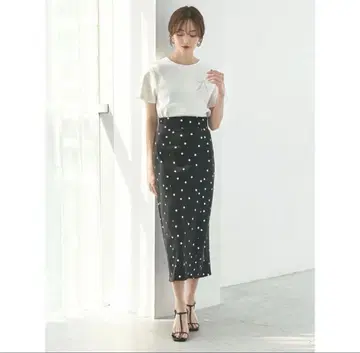 스나이델 심플 타이트 스커트