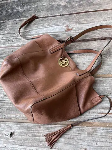 마이클코어스 숄더백 주말 한정판