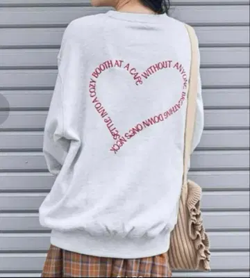 미사용 프릭스스토어 하트 자수 맨투맨 라이트 그레이