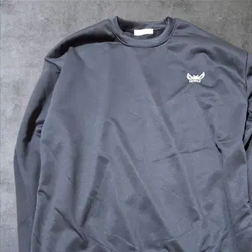 NOWLE 블랙 크루넥 트레이닝복