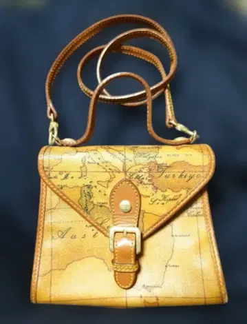 PRIMA CLASSE (프리마 클라세) 지도 무늬 숄더백