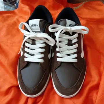 VANS 브라운 스니커즈 25sm 남녀 공용