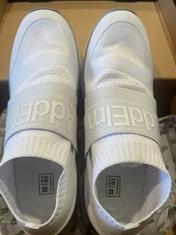 Addelm 스니커즈 White