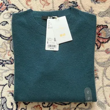 미사용 새상품 UNIQLO 유니클로 캐시미어 100% 쿨넥 스웨터