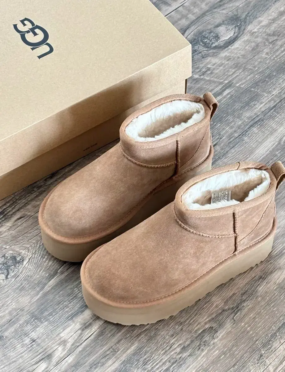UGG 크롭탑 캐쥬얼 5.08cm 플랫폼 부츠 여성밤색