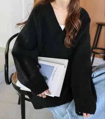 andMe 앤도미 깊은 V넥 니트 블랙 미사용 새상품