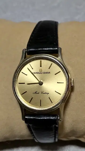 UNIVERSAL GENEVE 쿼츠 가동품 여성용