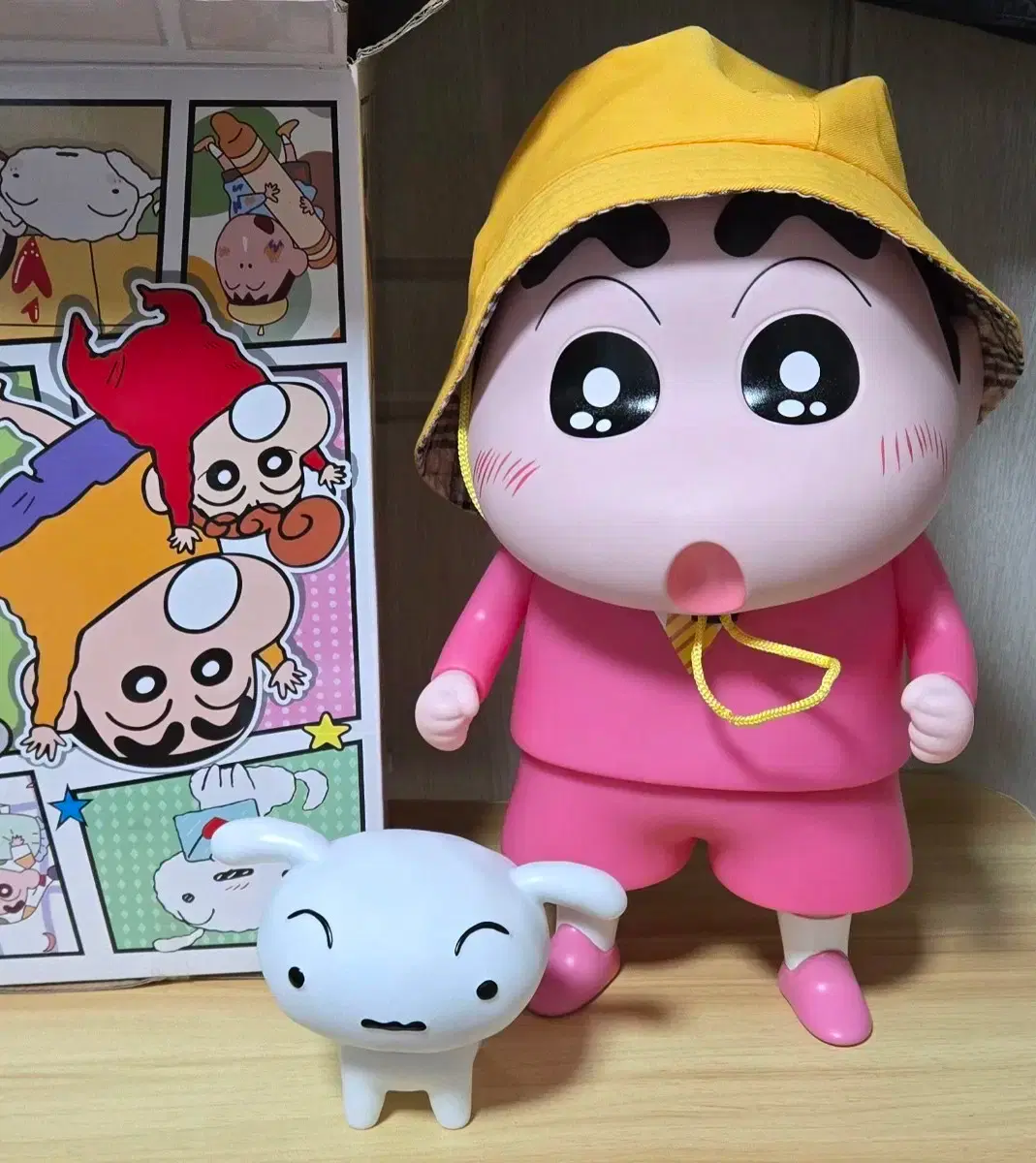 Crayon Shin-chan large figure + Shiro figure