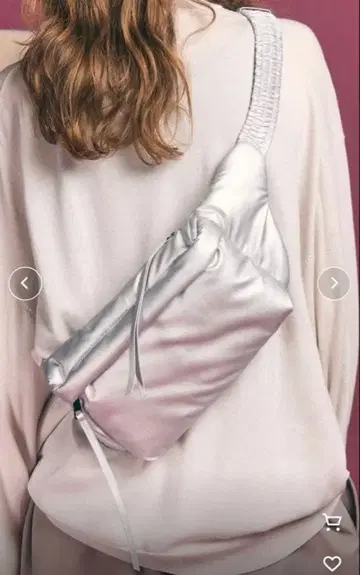 패디드 크로스 바디백