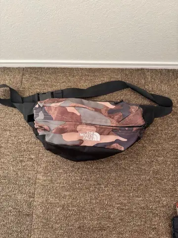 THE NORTH FACE 카모플라쥬 바디백