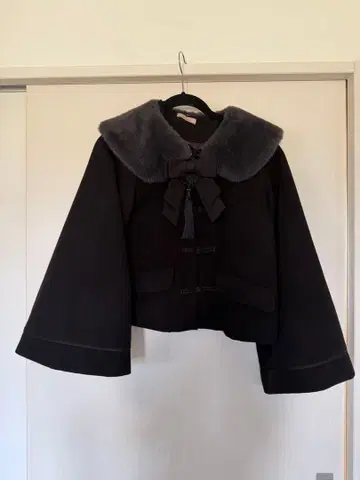 Amavel 월토끼 판초 코트