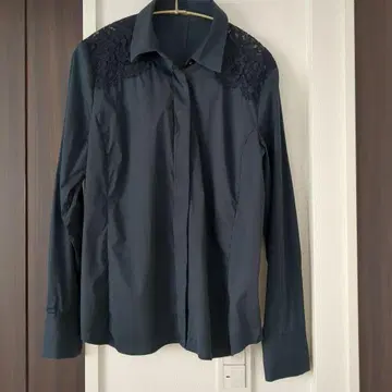 다크 블루 레이스 장식 긴팔 셔츠