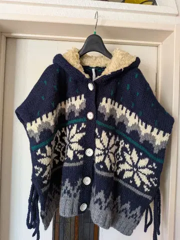 스나오 쿠와하라 눈꽃 패턴 판초