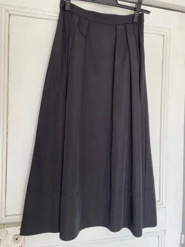 OPAQUE.CLIP 블랙 플레어 롱 스커트