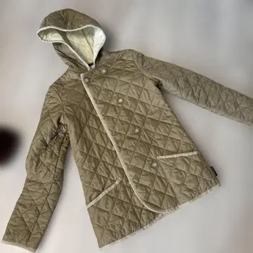 베이지 퀼팅 자켓 후드 부착