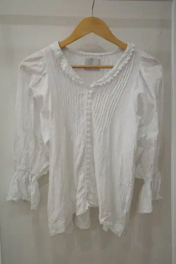 la peau de gem 화이트 셔츠