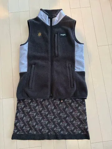 레저렉션 베스트 & 스커트 세트 새상품급