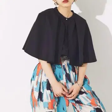 새상품급 NOMINE 노미네 개더 볼륨 칼라 블라우스 아바하우스