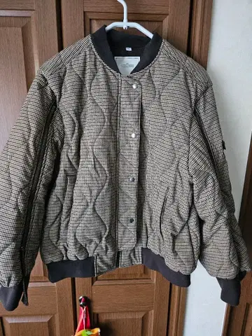 GU 록 체크 무늬 퀼팅 자켓 L 사이즈