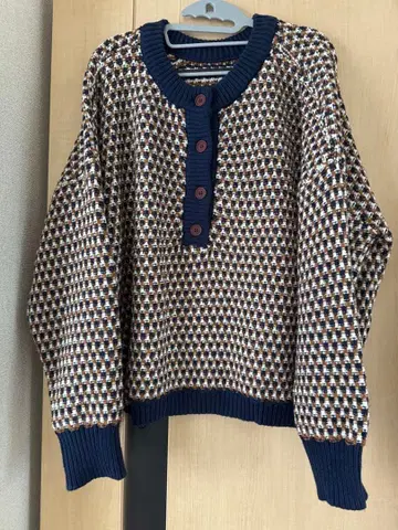 세토 코지 와 같은 M 사이즈 네이비 브라운 짜임 무늬 스웨터