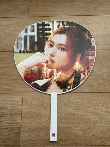 도쿄돔 TWICE SANA 부채