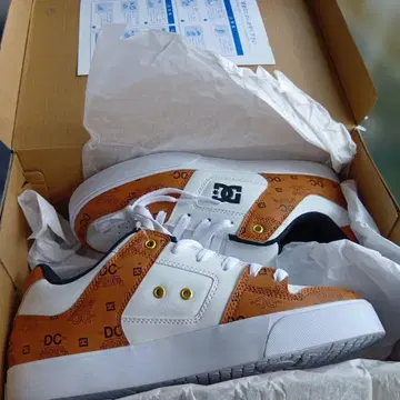 [ 새상품급 ] DC 스니커즈