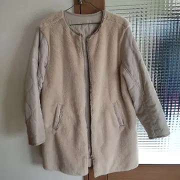 베이지 플리스 퀼팅 롱 코트