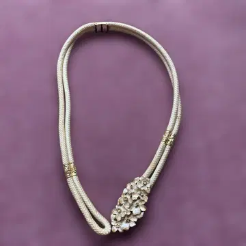 레트로 아이보리 꽃 모티브 밴딩 벨트