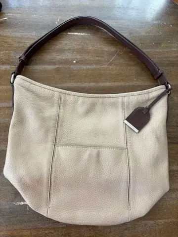 베이지 가죽 숄더백