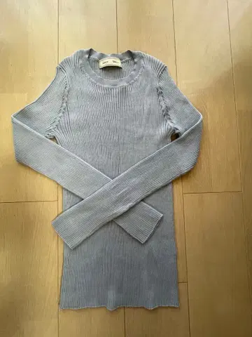 ebure 론 헤르만 라이트 블루 리브 니트