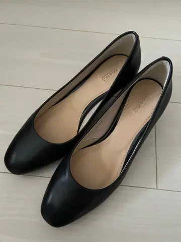 PIC & PAY 블랙 가죽 하이힐 펌프스