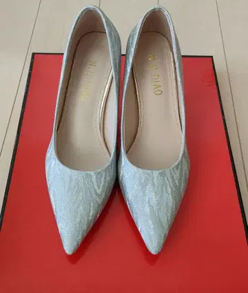 실버 글리터 스틸레토 하이힐 새상품급